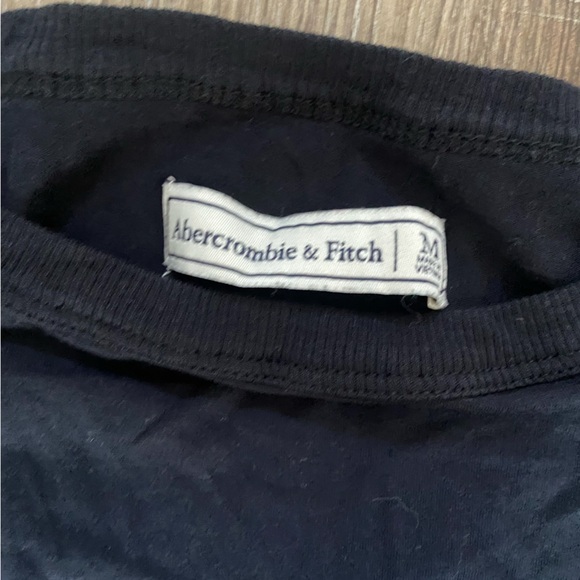 Abercrombie & fitch T-shirt “ray of sunshine” collar cut-out MEDIUM - Picture 2 of 2